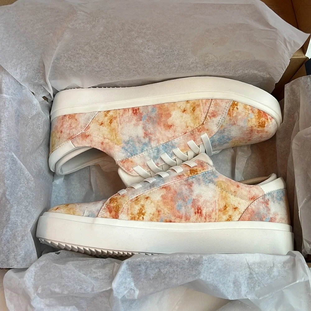 NIB Dr. Scholl’s Wink Lace Tie Dye Sneakers